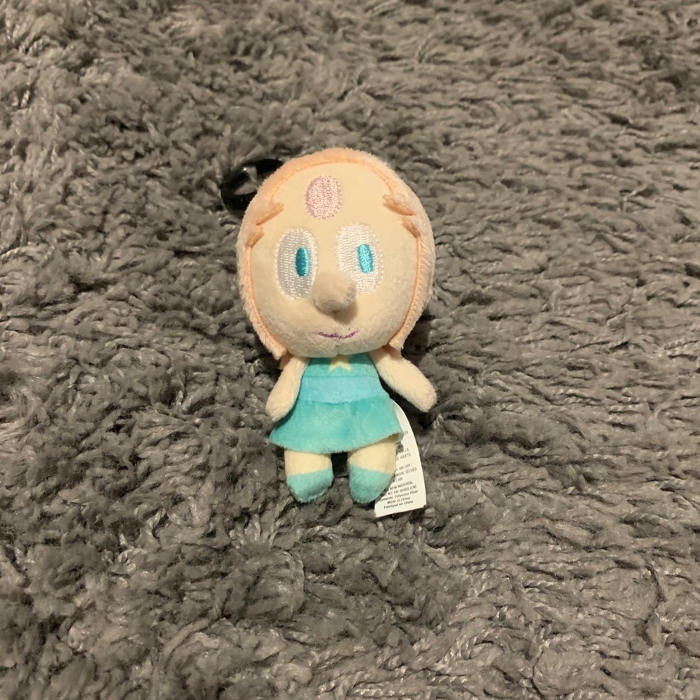 Steven universe Pearl keychain